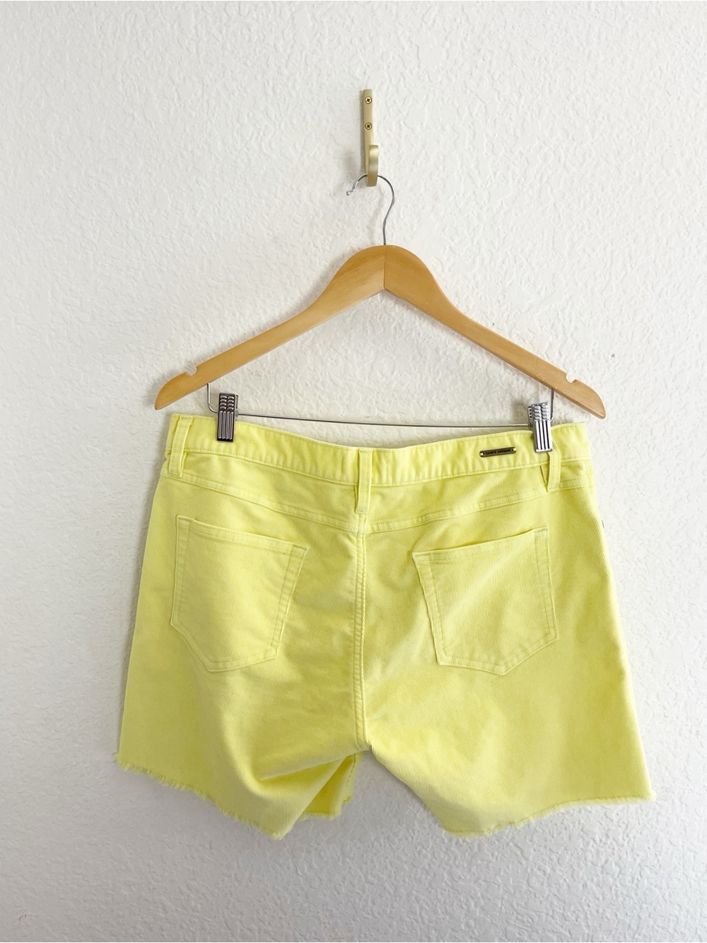 Carve Designs Oahu 6” Corduroy shorts in summer citrus yellow. 8 - Picture 5 of 8